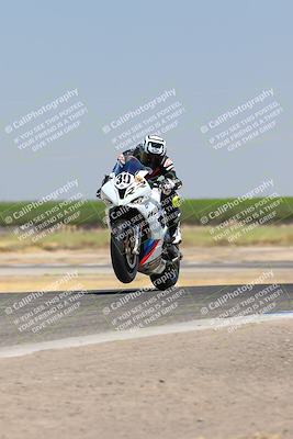 media/Aug-06-2023-TrackDaz (Sun) [[ac7f4f6367]]/A Group/wheelie bump/